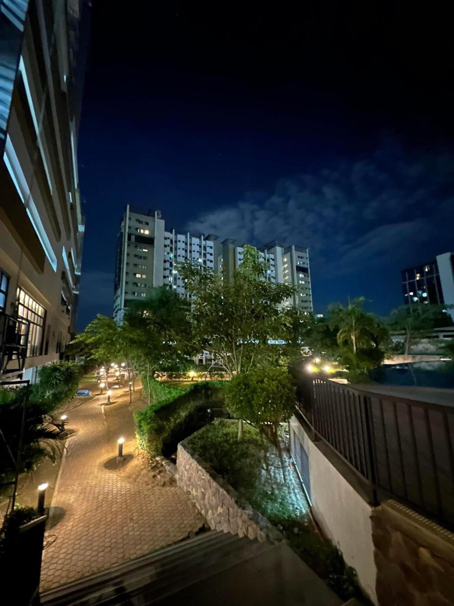 Arlowes At 20F Grand Residences Cebu Exteriör bild